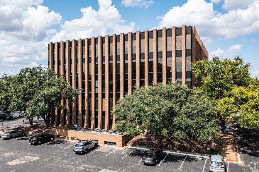 More Photos Of 7700 Chevy Chase Dr, Austin Unknown For Lease