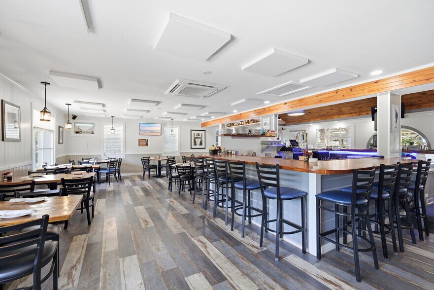 More Photos Of 20658 Wilkins Ave, Rock Hall Restaurant For Sale