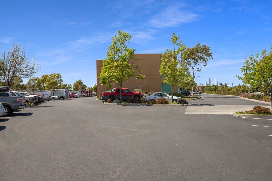 More Photos Of 865 Marina Bay Pky, Richmond Flex For Lease
