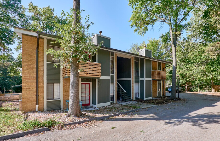 More Photos Of 551 S Clay Ave, Kirkwood Apartments For Sale