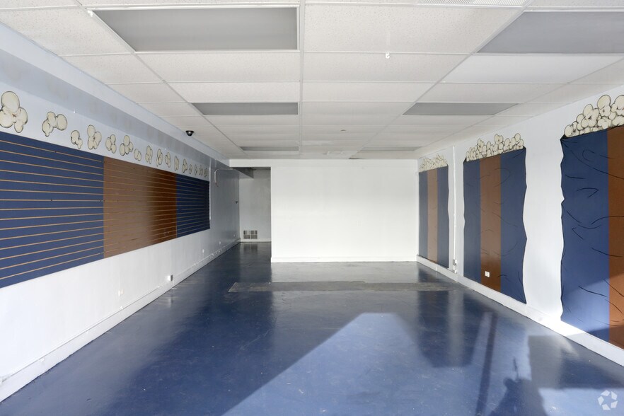 More Photos Of 7311-7313 North Ave, River Forest Storefront Retail Office For Sale