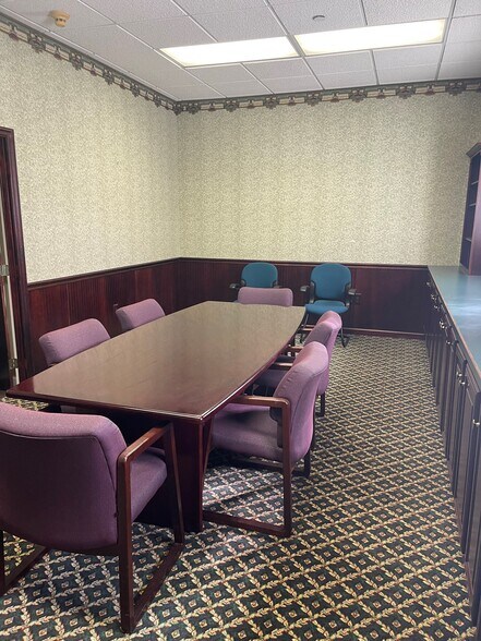 More Photos Of 201-209 W Pike St, Clarksburg Office Residential For Lease