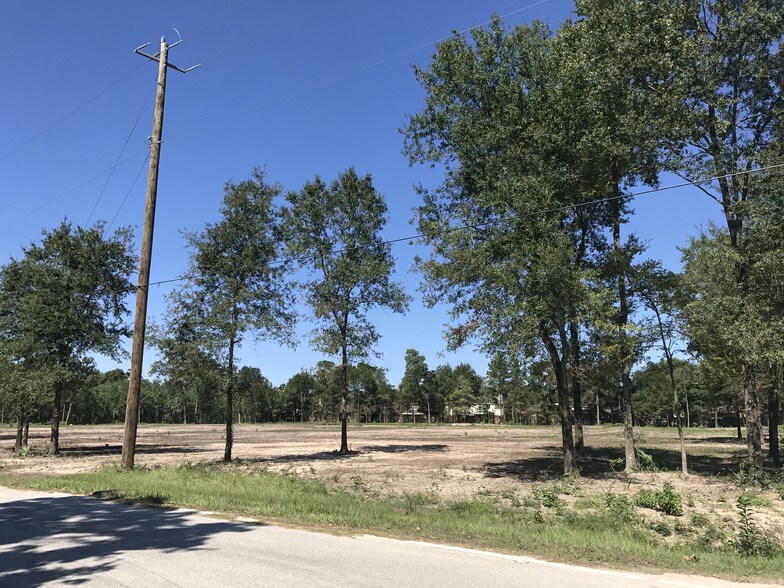 More Photos Of 0 Lakeville Dr, Kingwood Land For Sale