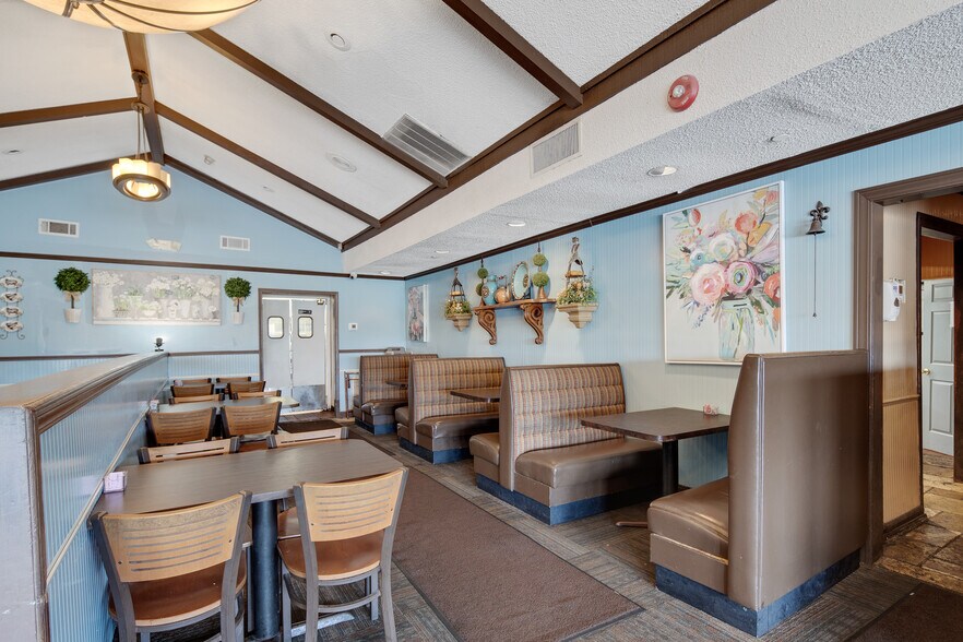 More Photos Of 1226 Main St, Southaven Restaurant For Sale