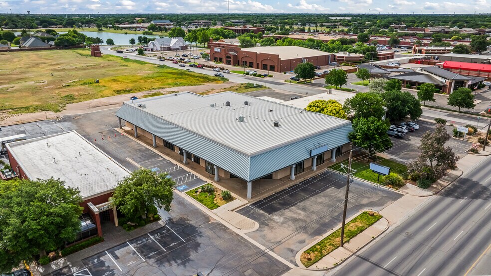 More Photos Of 7705 Quaker Ave, Lubbock Freestanding For Sale