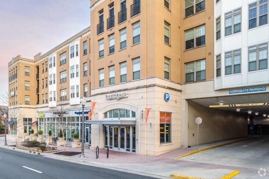 More Photos Of 450 N Washington St, Falls Church Apartments For Lease