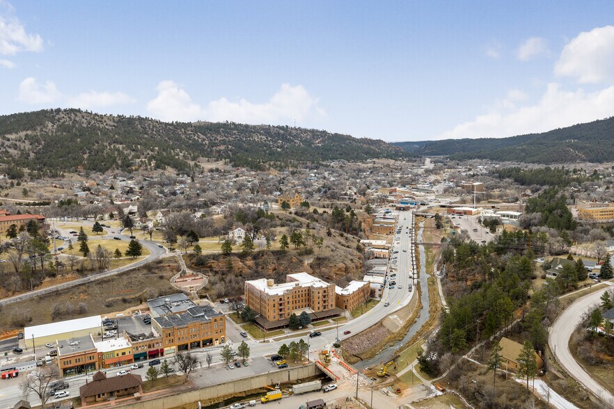 More Photos Of 603 N River St, Hot Springs Hotel For Sale