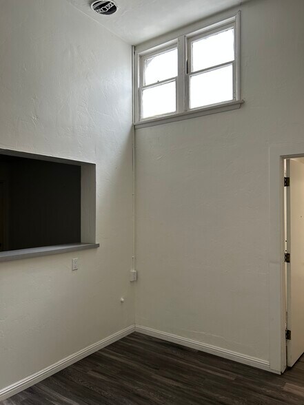 More Photos Of 4425-4429 E Anaheim St, Long Beach, Long Beach Storefront Retail Office For Lease