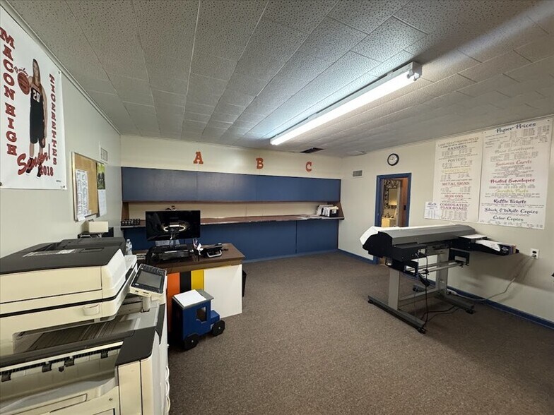 More Photos Of 51 S Rubey St, Macon General Retail For Sale