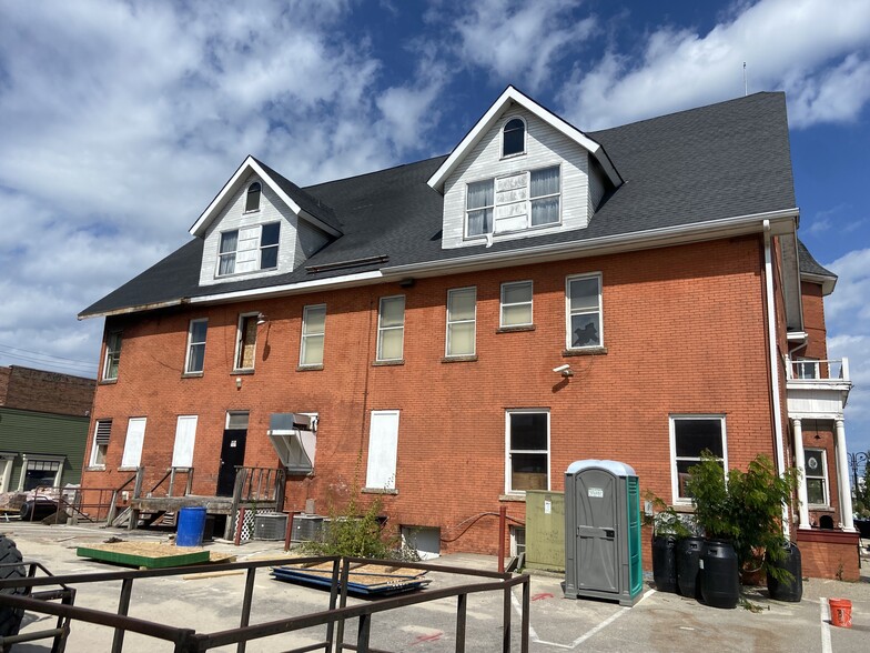 More Photos Of 110 Battle Aly, Holly Storefront For Sale