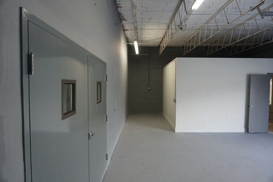 More Photos Of 1042-1048 NE 44th St, Oakland Park Industrial For Sale