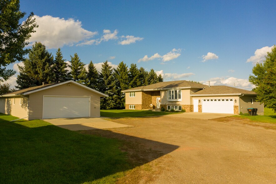 More Photos Of 1300 Crestfield Ave, Bismarck Apartments For Sale