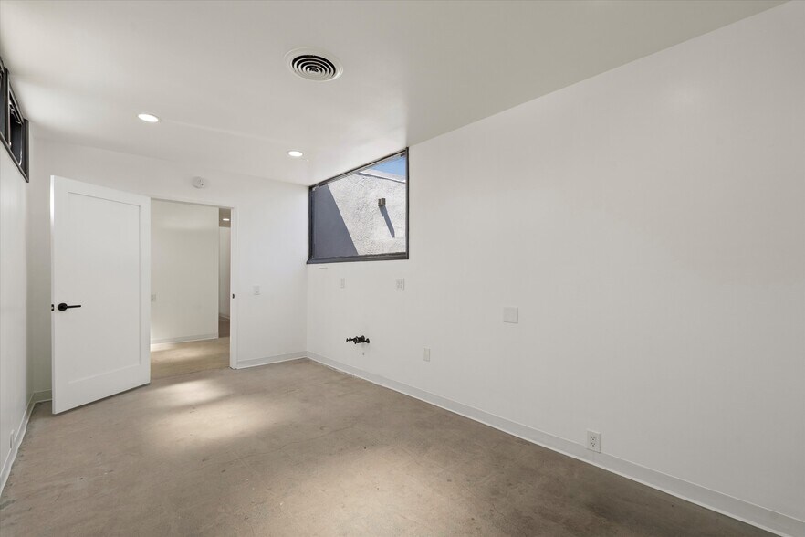 More Photos Of 805 S Gaffey St, San Pedro Loft Creative Space For Sale