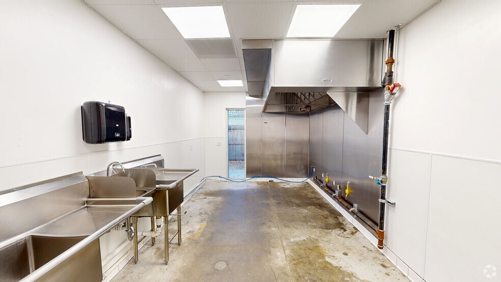 More Photos Of 5832 Fairdale Ln, Houston Restaurant For Lease