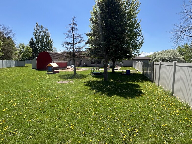 More Photos Of 3870 Jackson St, Oshkosh Specialty For Sale