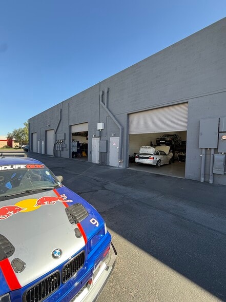 More Photos Of 712 S Hacienda Dr, Tempe Warehouse For Lease