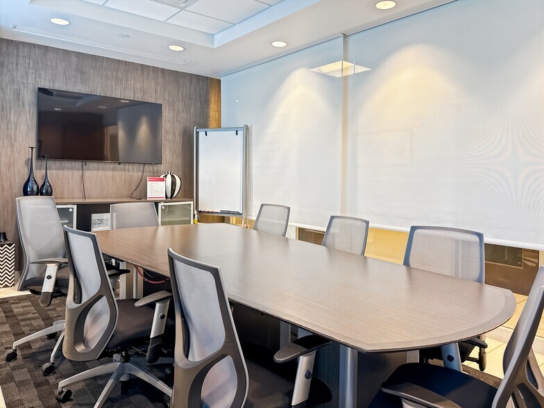 More Photos Of 10200 Forest Green Blvd, Louisville Coworking Space