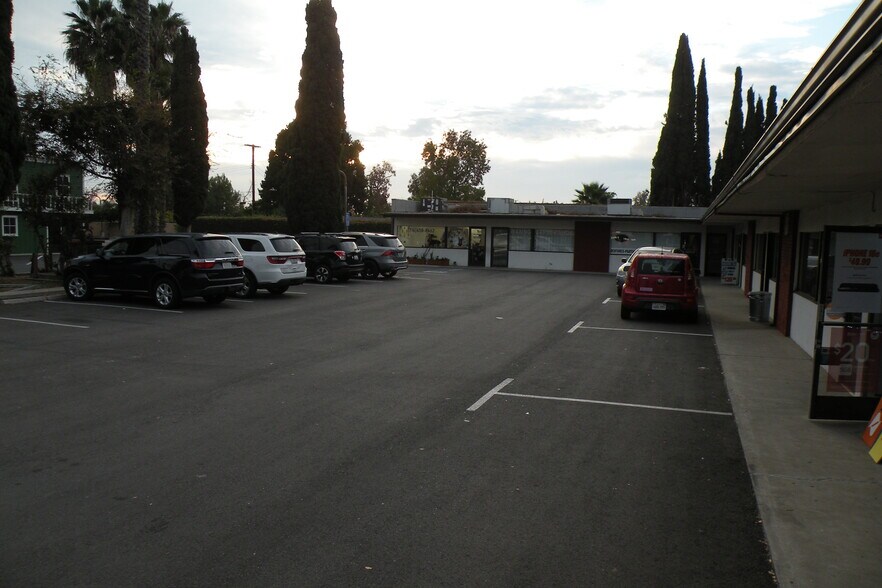 More Photos Of 260 N Tustin St, Orange Unknown For Lease