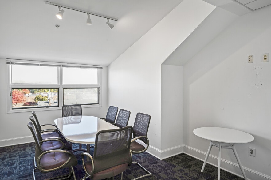 More Photos Of 602 S King St, Leesburg Medical For Lease