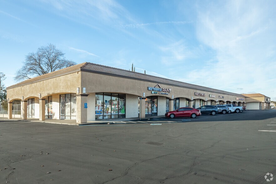 More Photos Of 8113-8129 Auburn Blvd, Citrus Heights General Retail For Lease