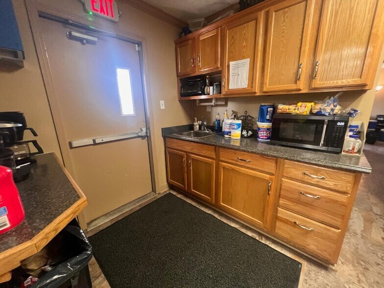 More Photos Of 2220 State Route 3, Catlettsburg Manufacturing For Sale