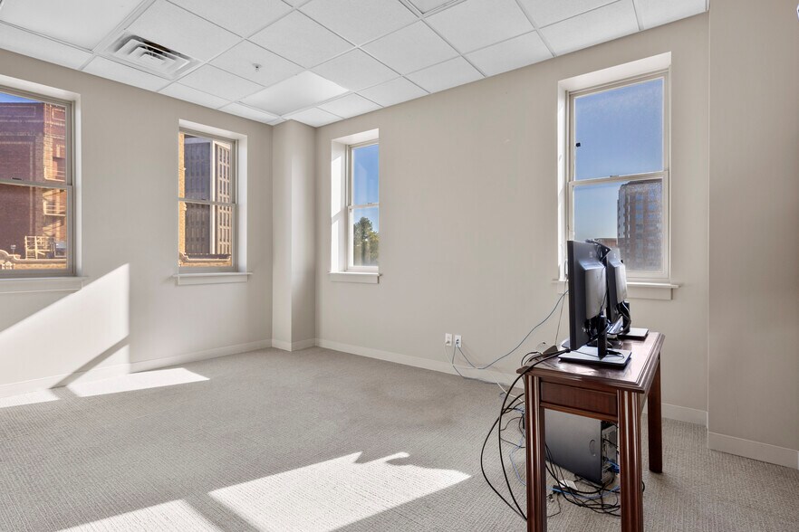 More Photos Of 22 Clinton Ave, Albany Office For Sale