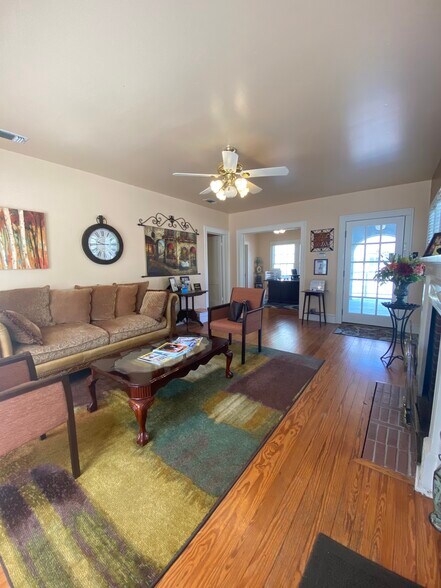 More Photos Of 306 S Tennessee St, McKinney Office For Lease