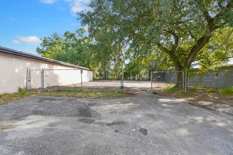 More Photos Of 3429 N Liberty St, Jacksonville Light Distribution For Lease