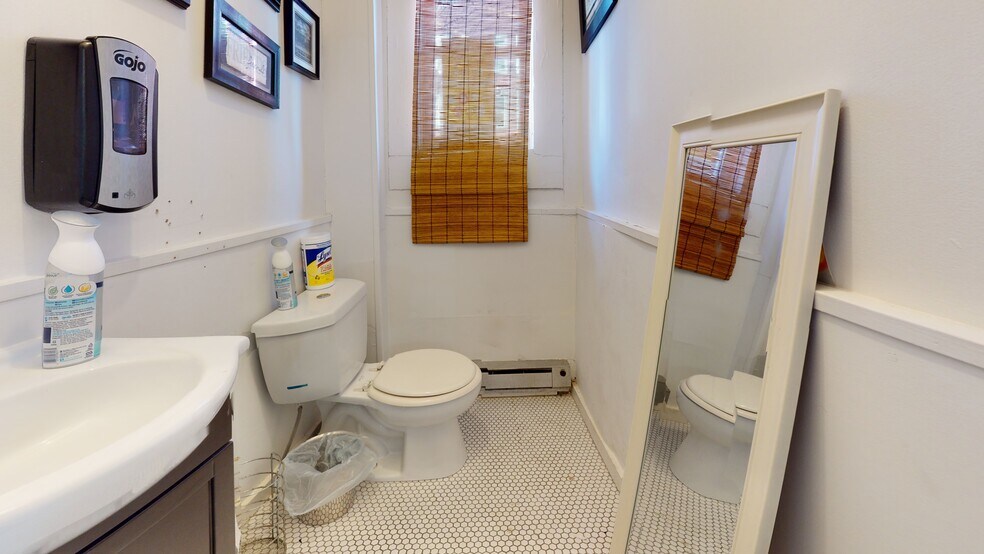 More Photos Of 934 State St, New Haven Apartments For Lease