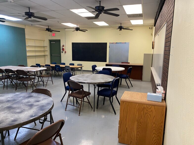 More Photos Of 630 W 17th Pl, Tempe Schools For Lease