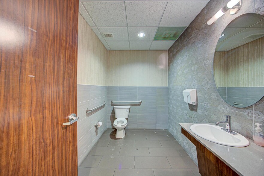 More Photos Of 311 S Highway 183, Leander Medical For Sale