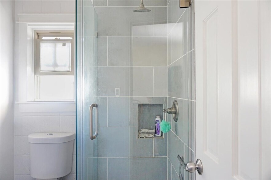 More Photos Of 1191 E Walnut St, Pasadena Office Residential For Sale