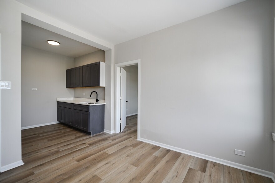 More Photos Of 1210 W 83rd St, Chicago Apartments For Sale