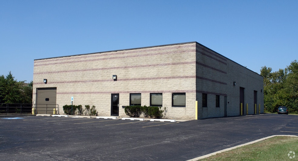 More Photos Of 320 Rocbaar Dr, Romeoville Warehouse For Sale