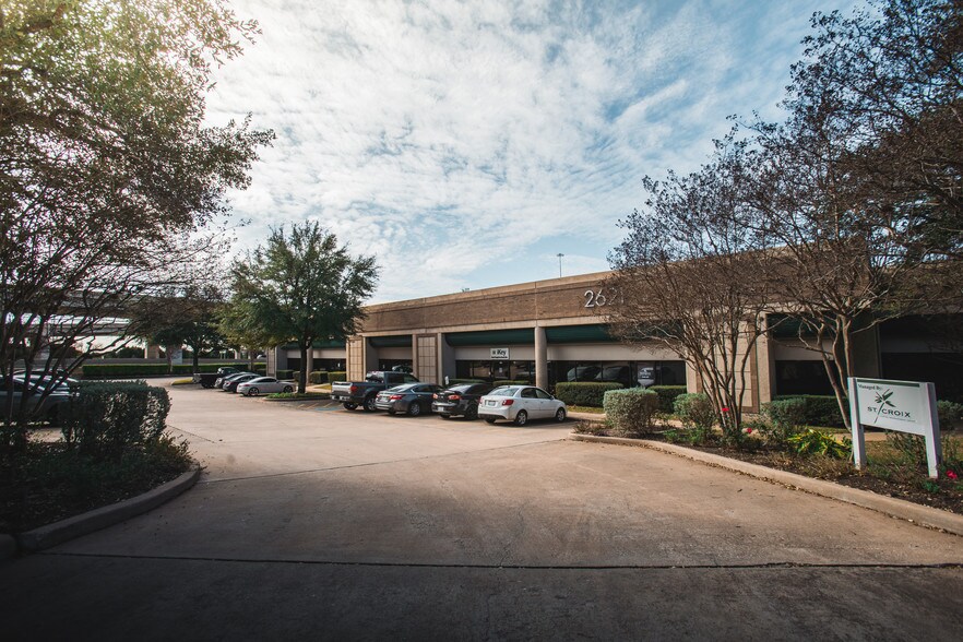 More Photos Of 2621 Ridgepoint Dr, Austin Light Distribution For Lease