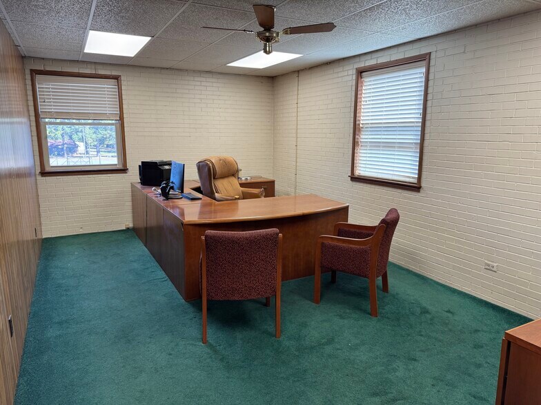 More Photos Of 10408 State Highway 64 E, Tyler Theater Concert Hall For Sale