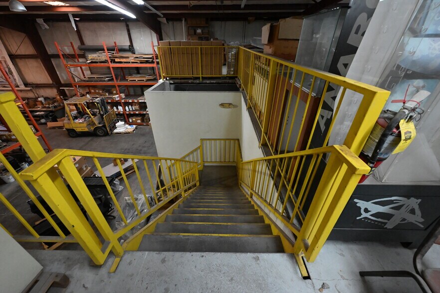 More Photos Of 2020 Murrell Rd, Rockledge Manufacturing For Lease