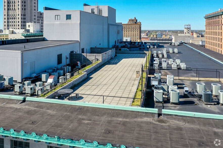 More Photos Of 513 Adams St, Toledo Apartments For Lease