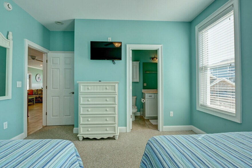 More Photos Of 2068 New River Inlet Rd, North Topsail Beach Apartments For Sale