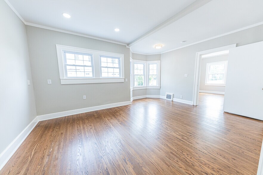 More Photos Of 3656 N Washington Blvd, Indianapolis Office Residential For Sale