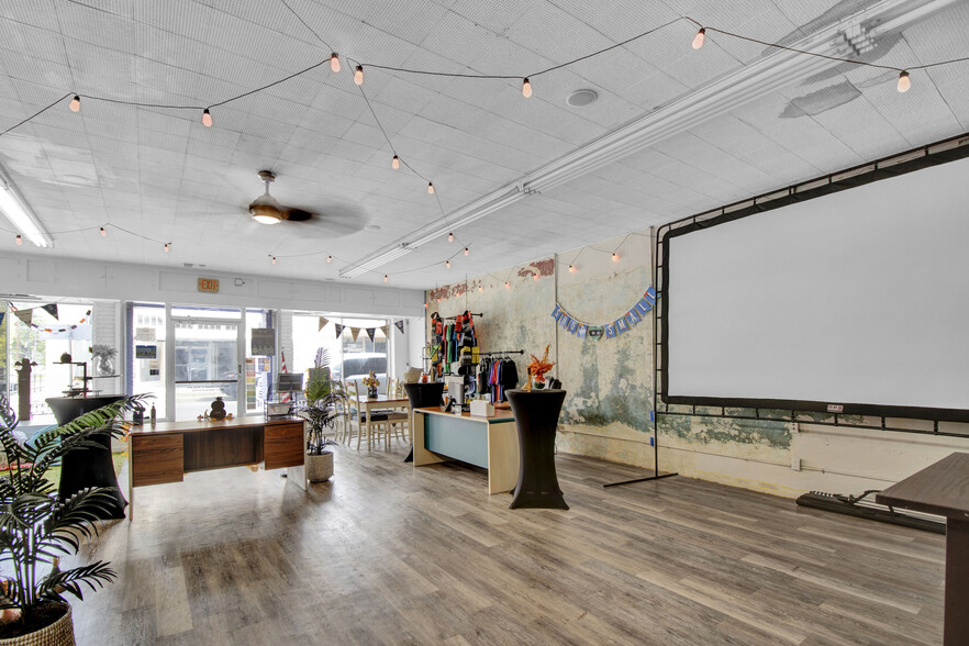 More Photos Of 247 W Milam St, Wharton Office Residential For Sale