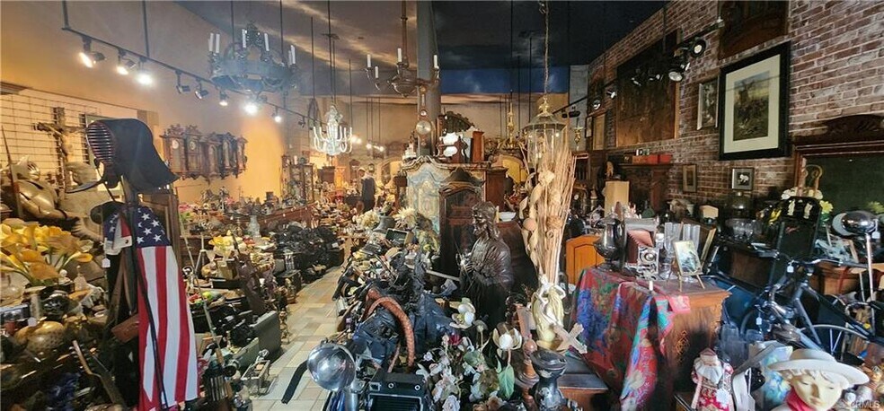 More Photos Of 617 S Myrtle Ave, Monrovia Storefront For Sale