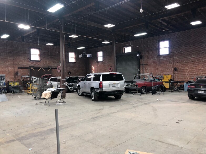 More Photos Of 310 S 9th St, Corsicana Manufacturing For Sale