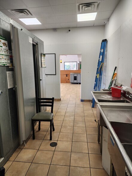 More Photos Of 108 E Pine St, East Prairie Restaurant For Sale