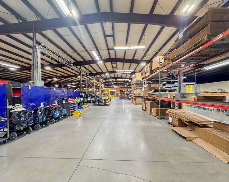 More Photos Of 960 SE Monmouth Cut OFF Rd, Dallas Warehouse For Sale