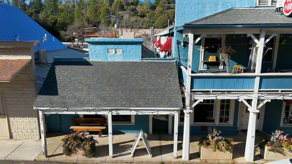 Primary Photo Of 18736 Main St, Groveland Hotel For Sale