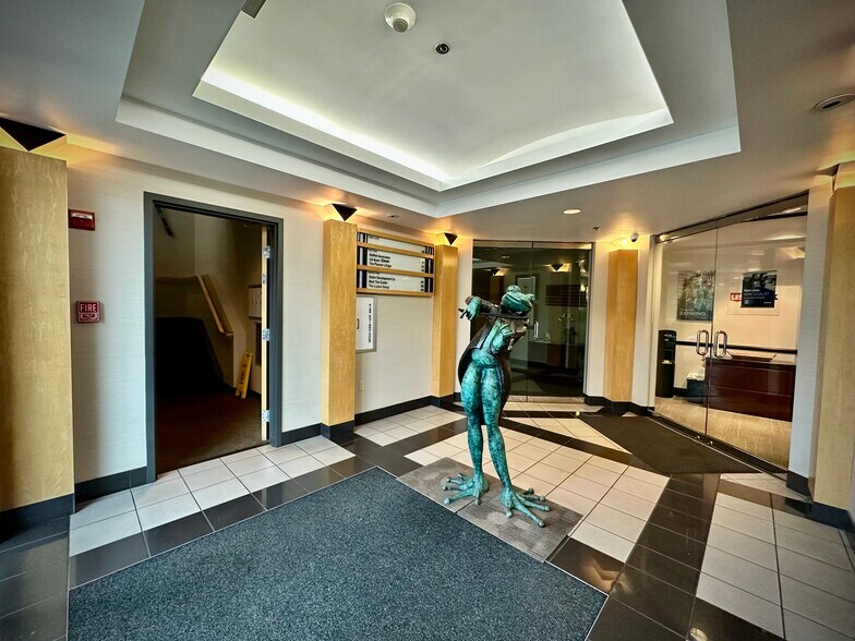 More Photos Of 2737 78th Ave SE, Mercer Island Office For Lease