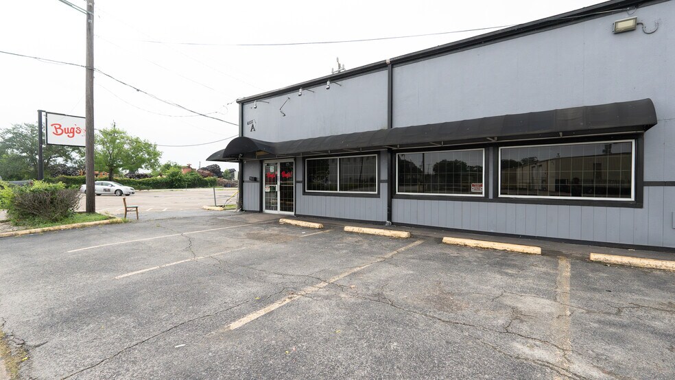 More Photos Of 6500-6502 Dixie Dr, Houston Bar For Sale