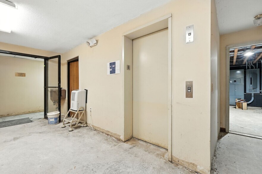 More Photos Of 185 West Ave, Ludlow Medical For Sale