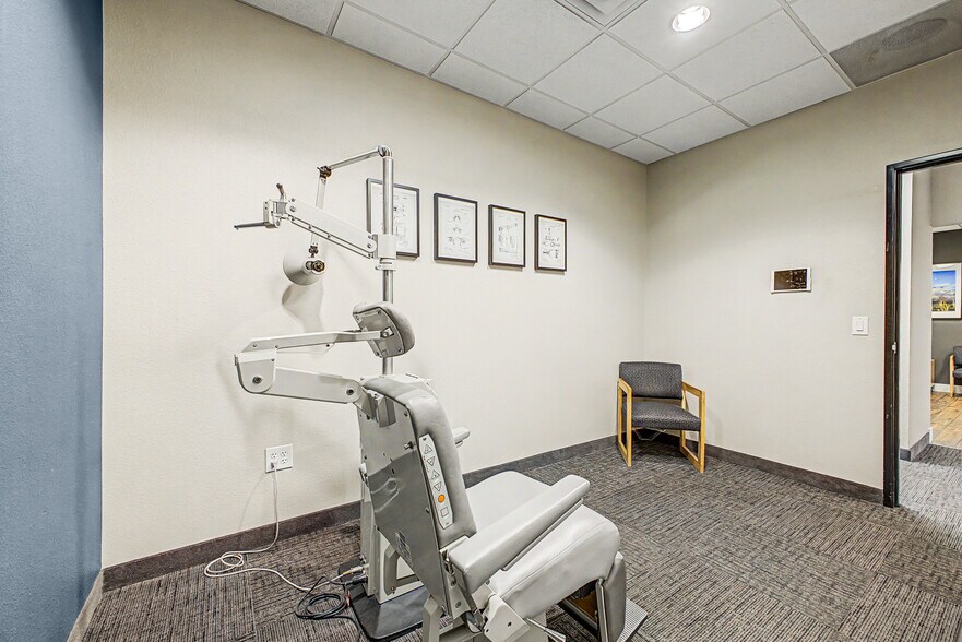 More Photos Of 6262 E Broadway Rd, Mesa Medical For Lease